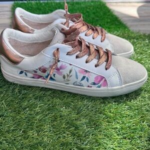 Mindy Maes Market MMM Meranda Floral Multi Sneaker Suede Top Size 11